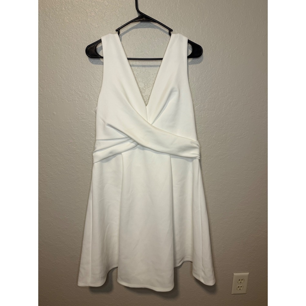 Ivy + Blu White Cocktail Party Dress Sleeveless V Neck Fit & Flare Bow Back - Picture 3 of 6